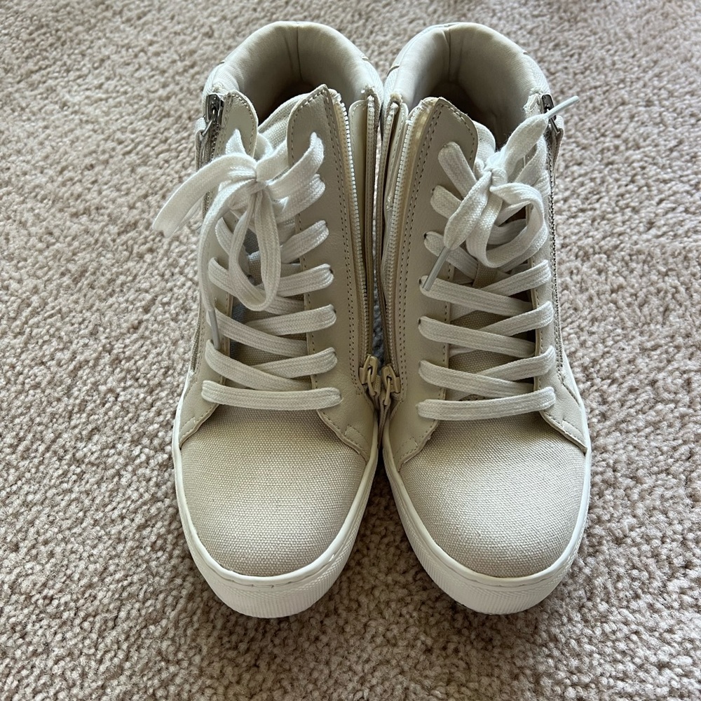 Hightop Sneakers